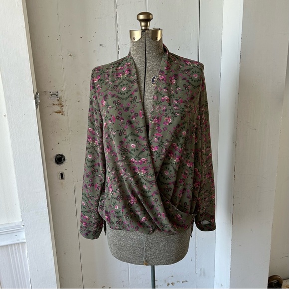 Kut from the Kloth Sheer Floral Twist Front Blouse Top - Picture 2 of 16